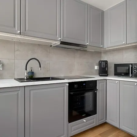 Lägenhet Elegant And Bright In With Balcony By Renters *