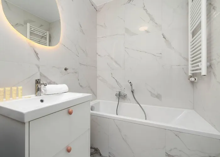 Lägenhet Elegant And Bright In With Balcony By Renters *