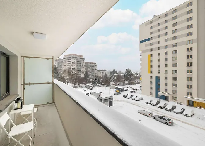 Elegant And Bright In With Balcony By Renters Lägenhet *