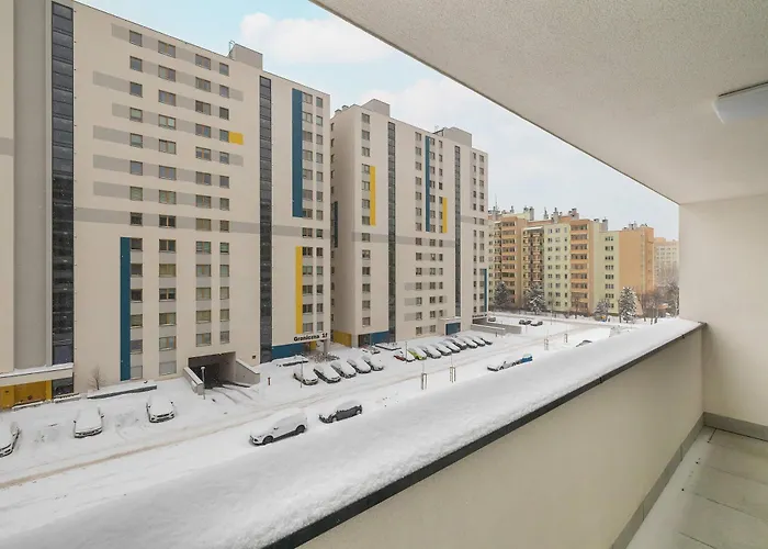 Elegant And Bright In With Balcony By Renters Rzeszów